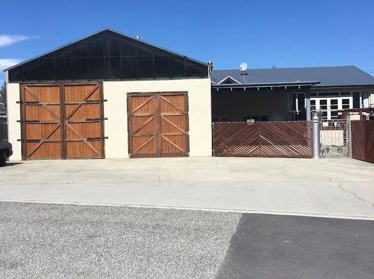 Aamiaismajoitus (B&B) The Workshops Clyde Accommodation