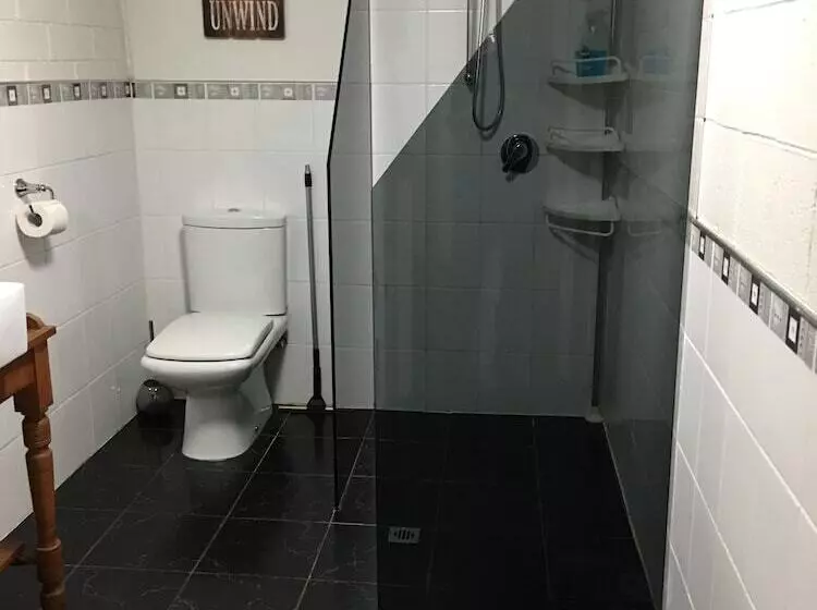 Aamiaismajoitus (B&B) The Workshops Clyde Accommodation