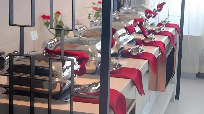 Hotelli Jinjiang Inn Pingliang West Railway Station Xuanhe New City