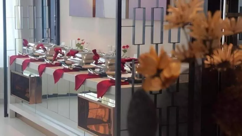 Hotelli Jinjiang Inn Pingliang West Railway Station Xuanhe New City