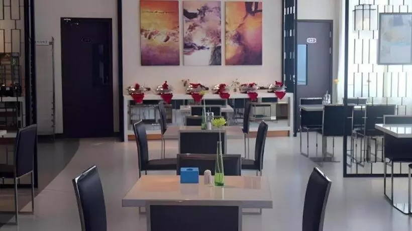 Hotelli Jinjiang Inn Pingliang West Railway Station Xuanhe New City