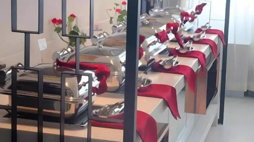 Hotelli Jinjiang Inn Pingliang West Railway Station Xuanhe New City