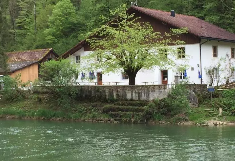 ホテル Auberge De La Bouege