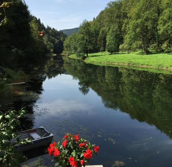 酒店 Auberge De La Bouege