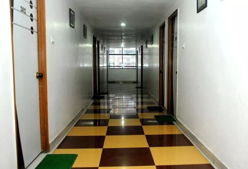 Oyo 3061 Hotel De Pintu
