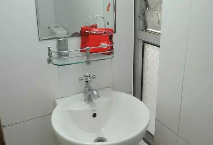 Oyo 3061 Hotel De Pintu