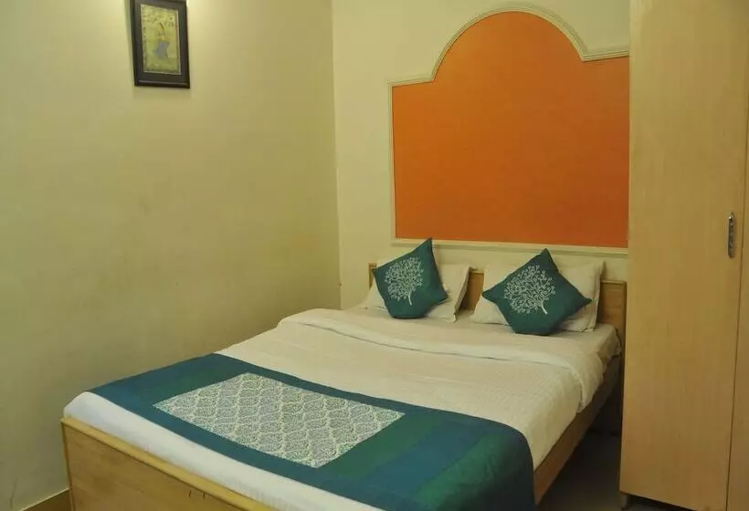 Oyo 3061 Hotel De Pintu