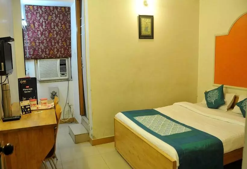 Oyo 3061 Hotel De Pintu