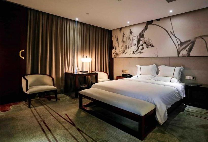 Starway Hotel Xiangyang Railway