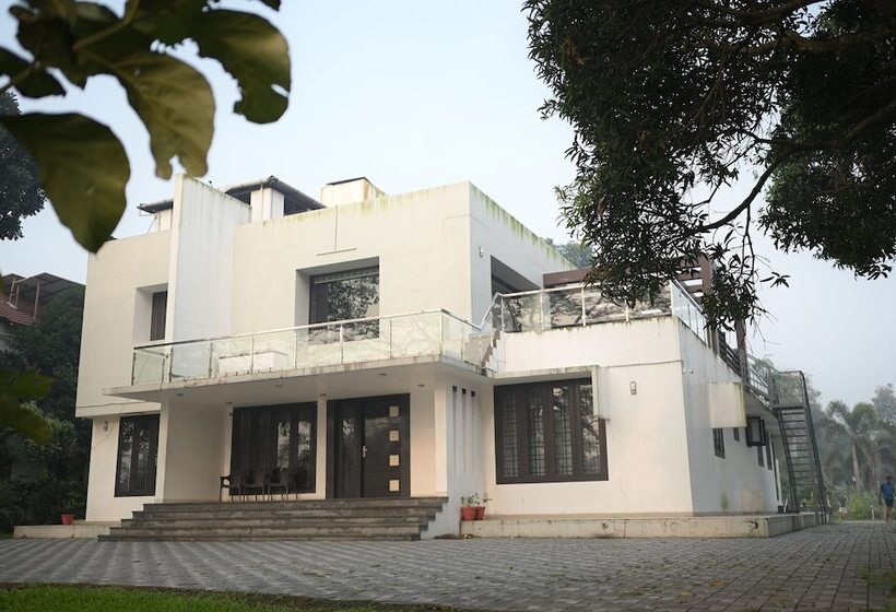 Nocleg ze śniadaniem Nadhiyoram River Retreat