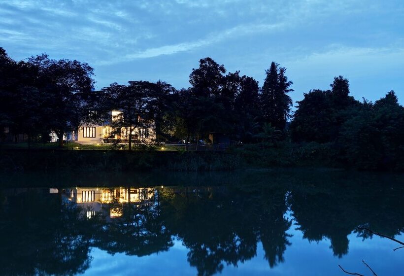 צימר Nadhiyoram River Retreat