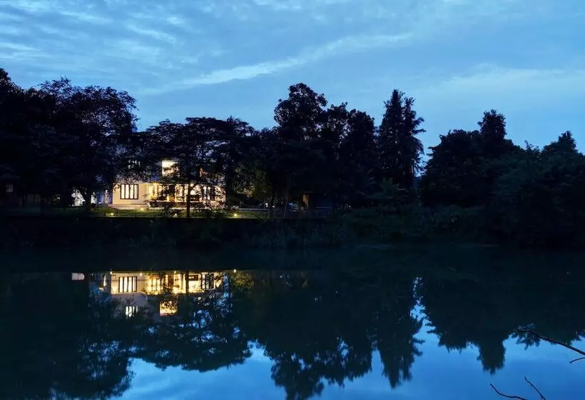 Aamiaismajoitus (B&B) Nadhiyoram River Retreat