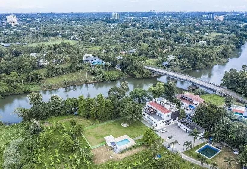 Aamiaismajoitus (B&B) Nadhiyoram River Retreat