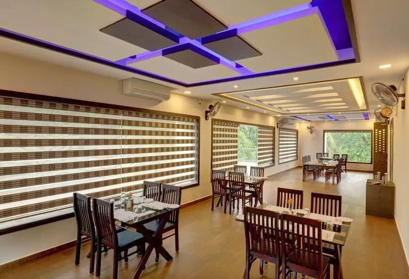 Aamiaismajoitus (B&B) Nadhiyoram River Retreat