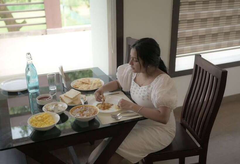 Nocleg ze śniadaniem Nadhiyoram River Retreat