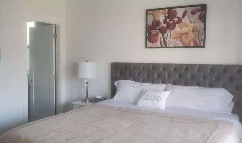 Aamiaismajoitus (B&B) White Rose House