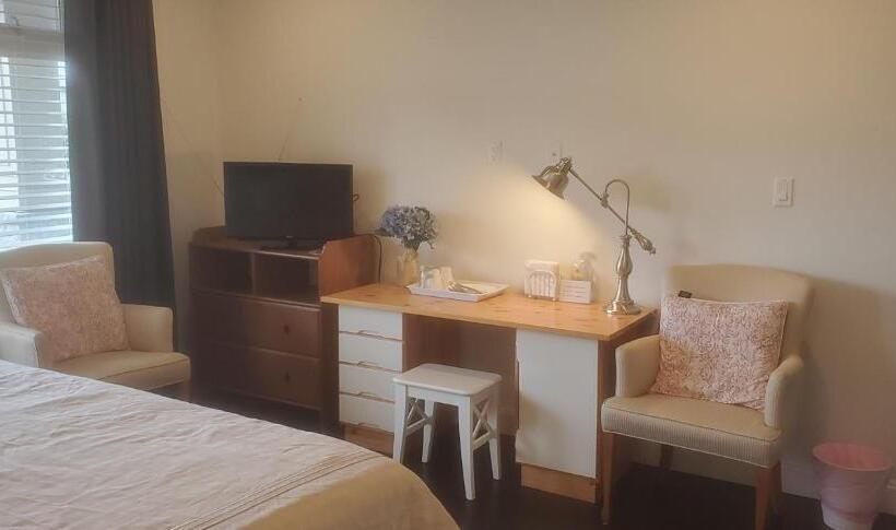 민박 White Rose House