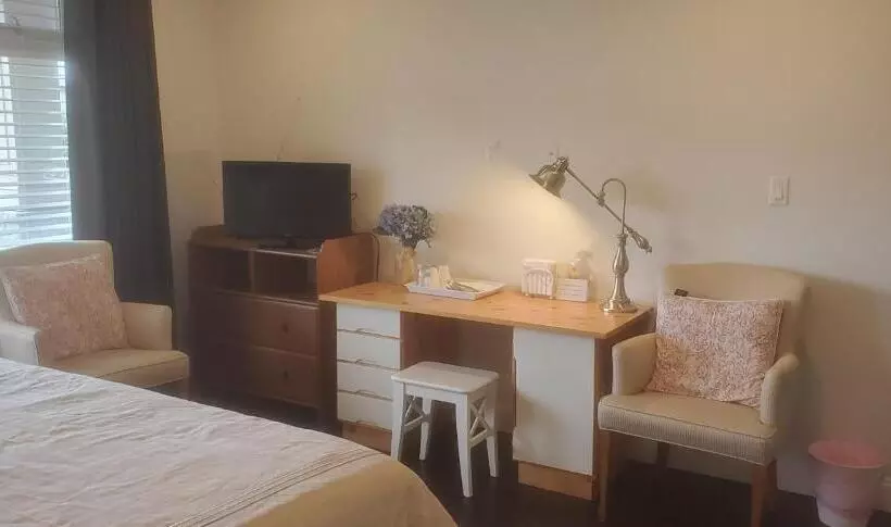 Aamiaismajoitus (B&B) White Rose House