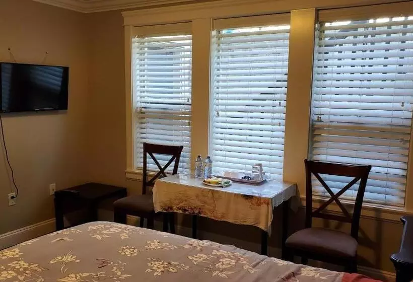 Aamiaismajoitus (B&B) White Rose House