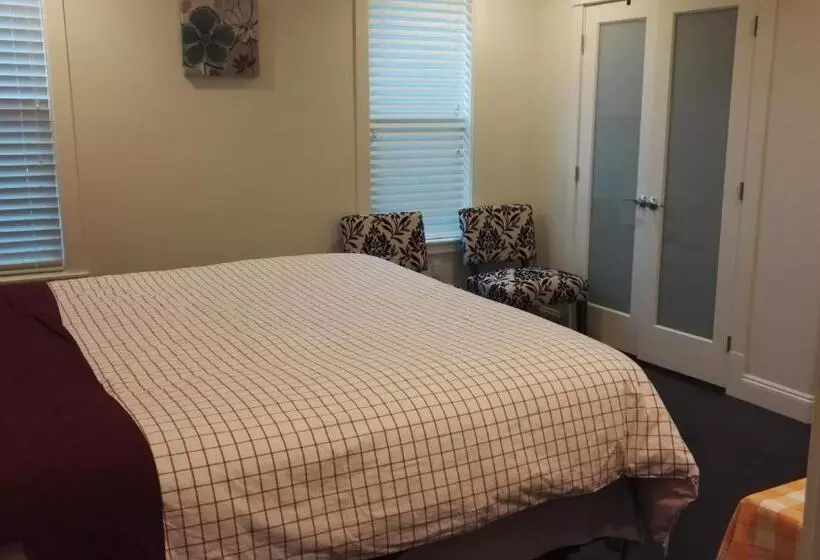 Aamiaismajoitus (B&B) White Rose House