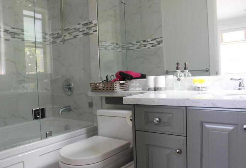 민박 White Rose House