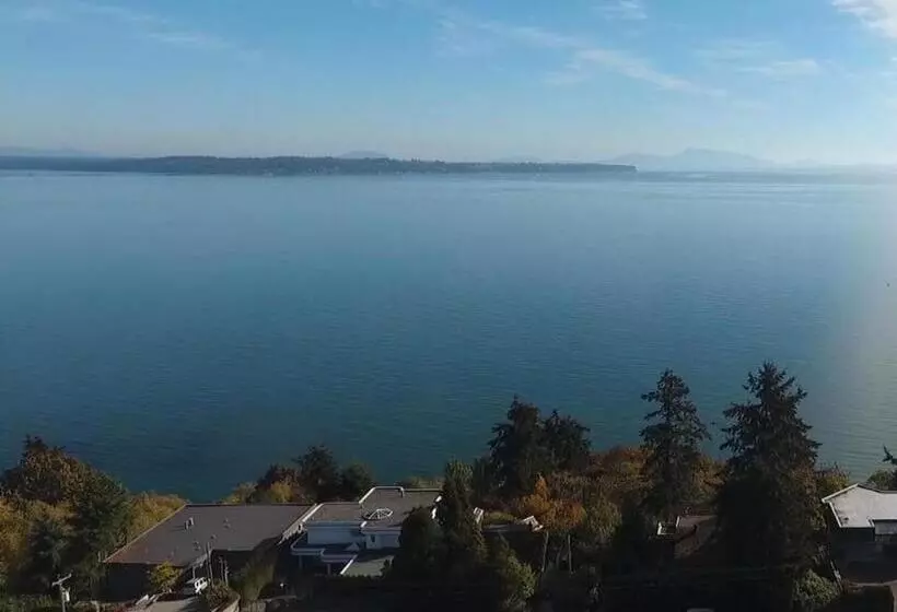 Aamiaismajoitus (B&B) White Rose House