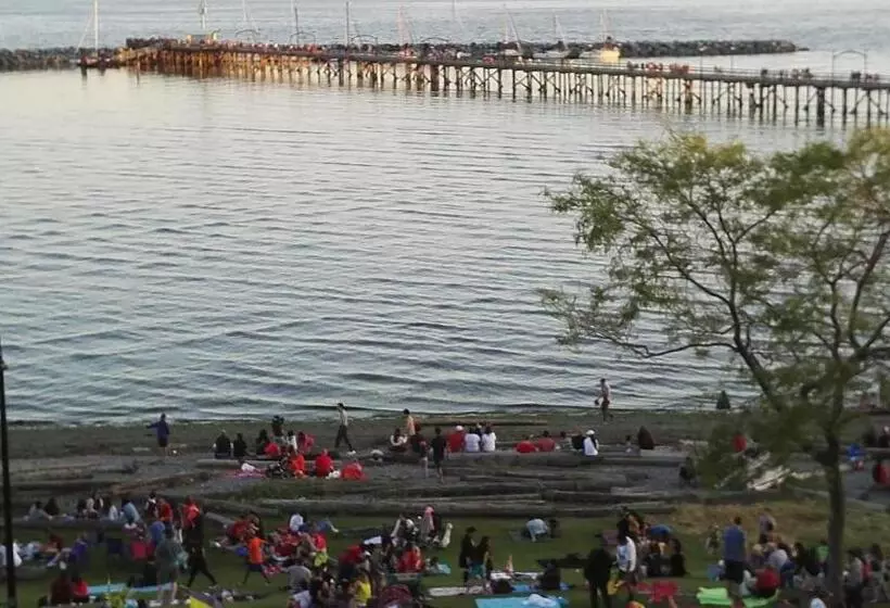 Aamiaismajoitus (B&B) White Rose House