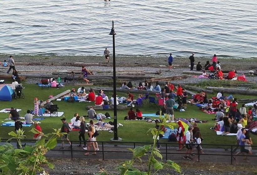 민박 White Rose House