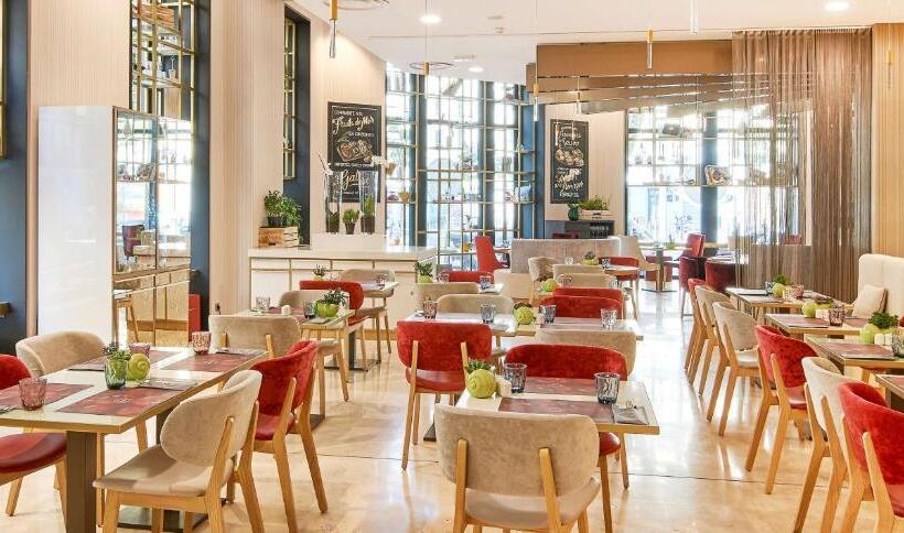 هتل NH Collection Marseille