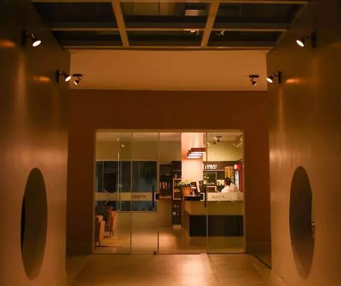 Hotelli Uiramutam Palace