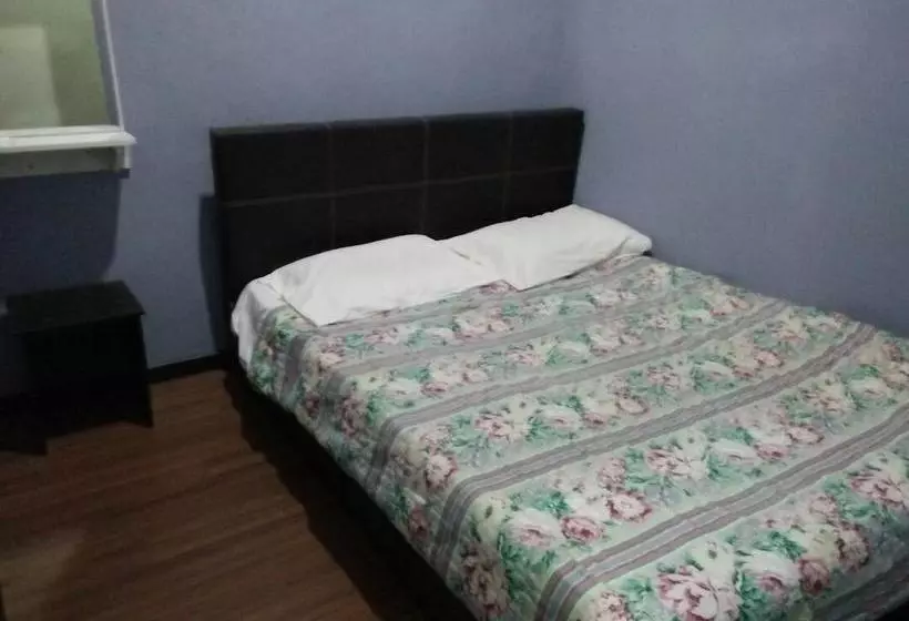 R&r Budget Inn  Hostel