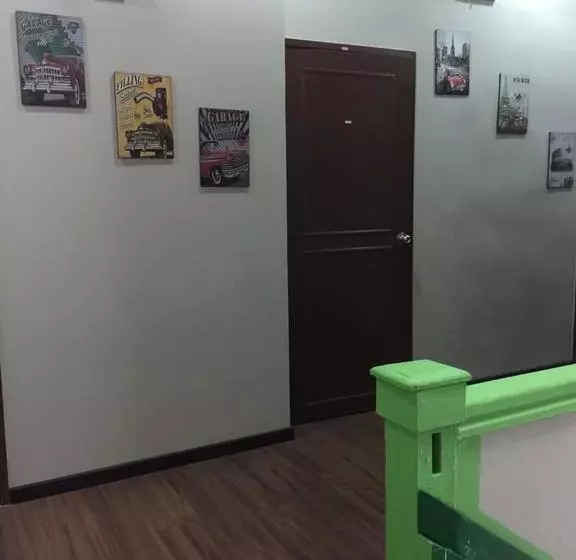 R&r Budget Inn  Hostel