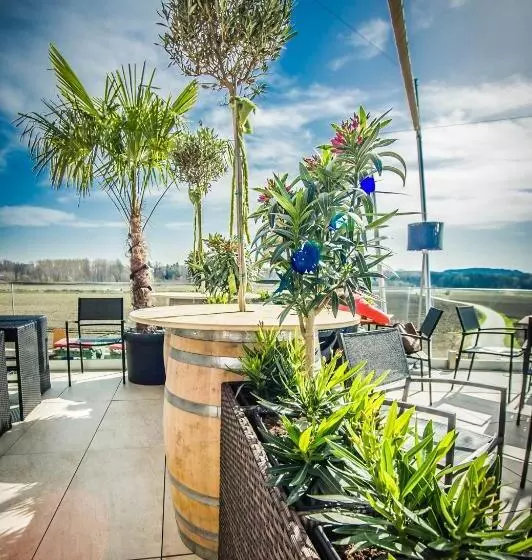 Aamiaismajoitus (B&B) Cafe Restaurant Leo