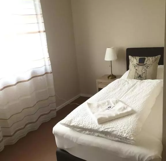 Aamiaismajoitus (B&B) Cafe Restaurant Leo