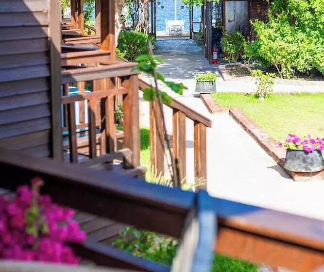 Aamiaismajoitus (B&B) Gi̇ri̇ti̇mu Evleri̇