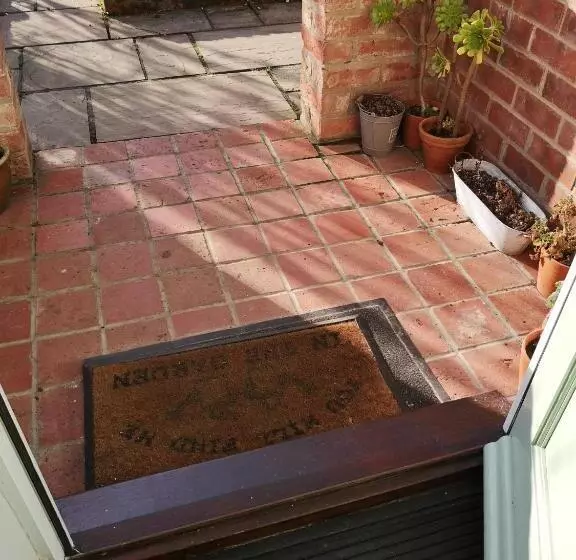 Aamiaismajoitus (B&B) White Cottage B And B