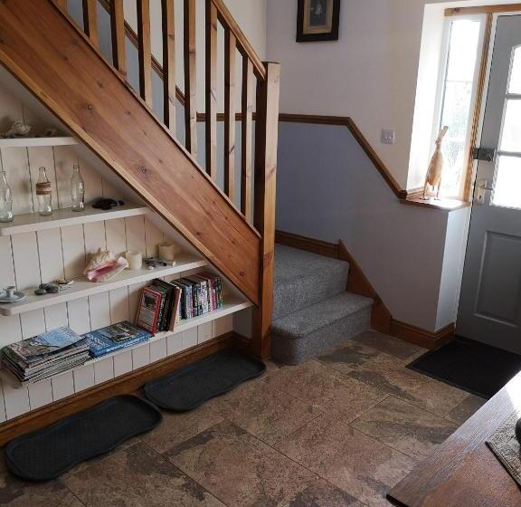 住宿加早餐  White Cottage B And B