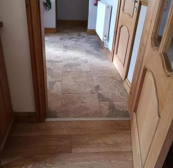 Aamiaismajoitus (B&B) White Cottage B And B