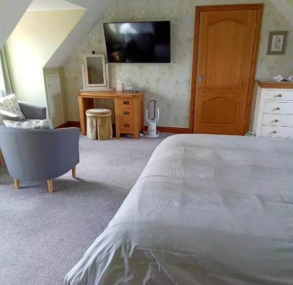 Aamiaismajoitus (B&B) White Cottage B And B