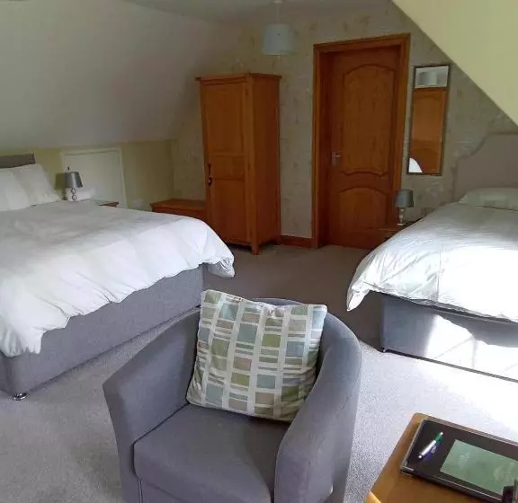 Aamiaismajoitus (B&B) White Cottage B And B