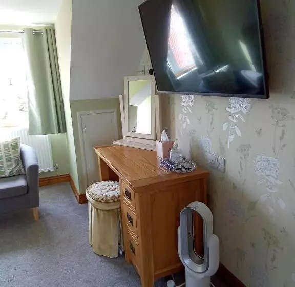 Aamiaismajoitus (B&B) White Cottage B And B