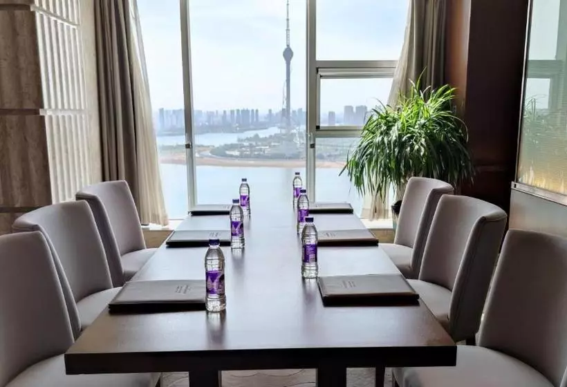 ホテル Howard Johnson Xiangyu Plaza Linyi