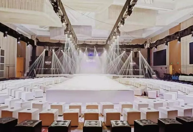 ホテル Howard Johnson Xiangyu Plaza Linyi