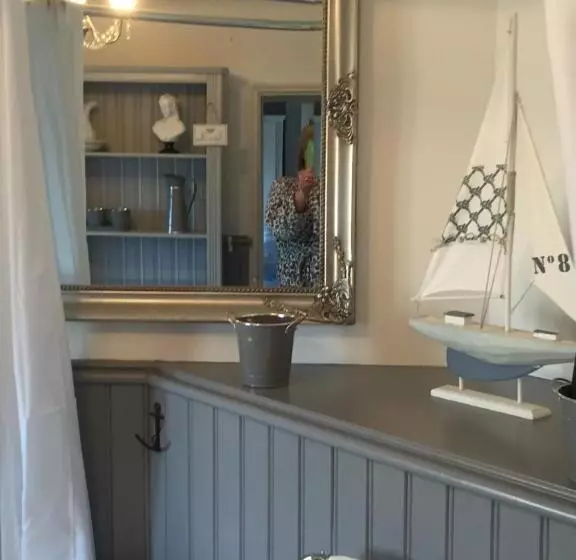 Lawson Cottage B&b