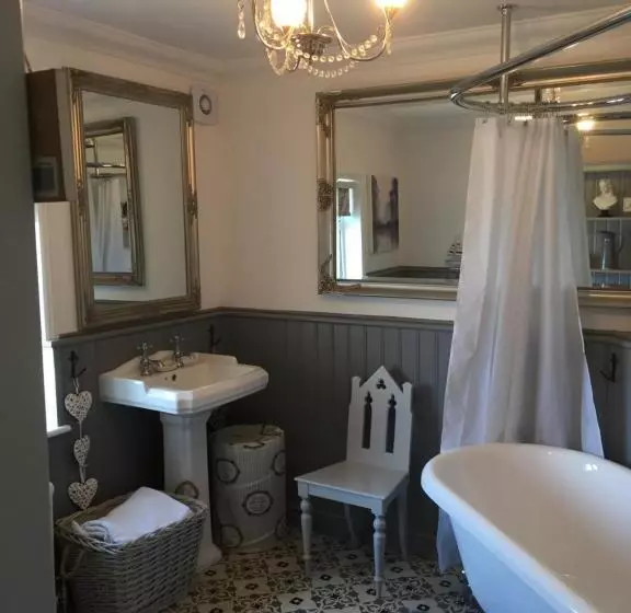 Lawson Cottage B&b