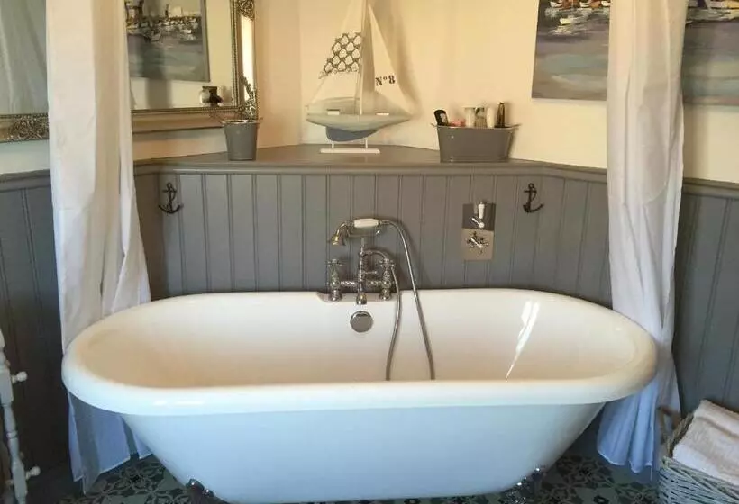 Lawson Cottage B&b