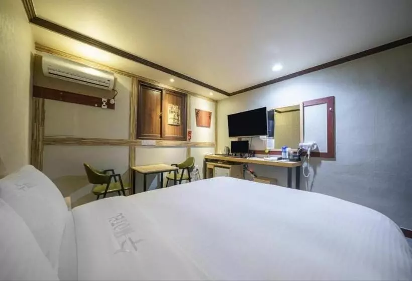 モーテル Subiztel
