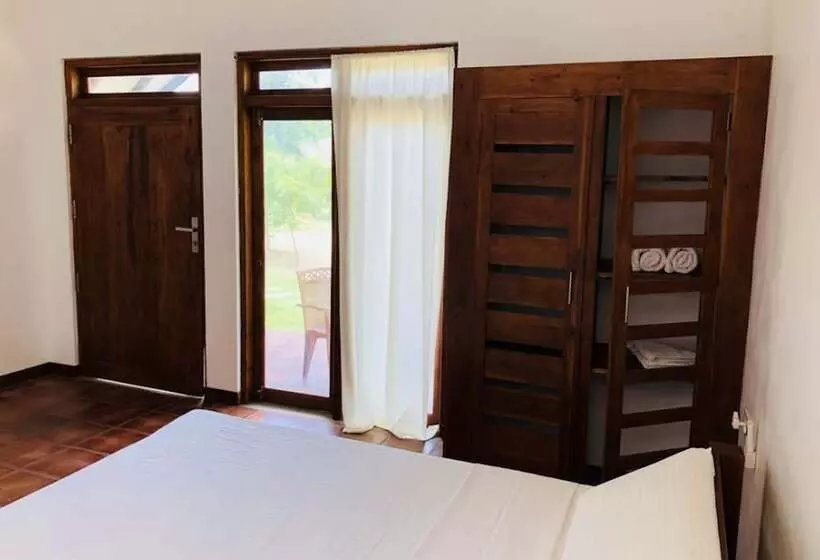 استراحتگاه Riva Del Sole Guest House