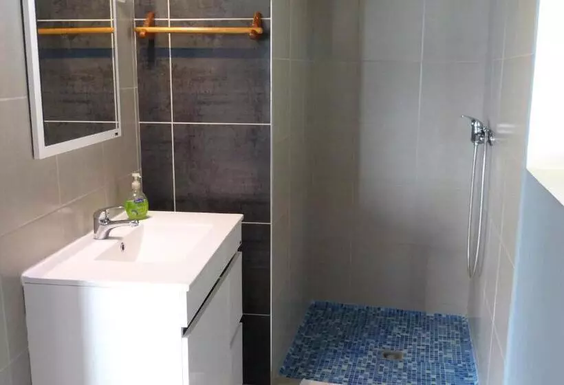 تختخواب و صبحانه Kasa Tambla