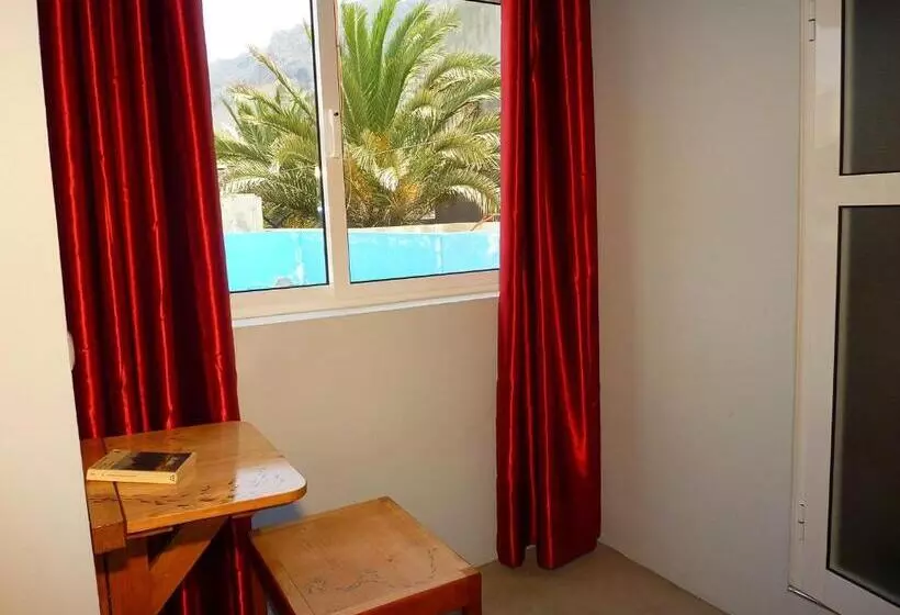 تختخواب و صبحانه Kasa Tambla